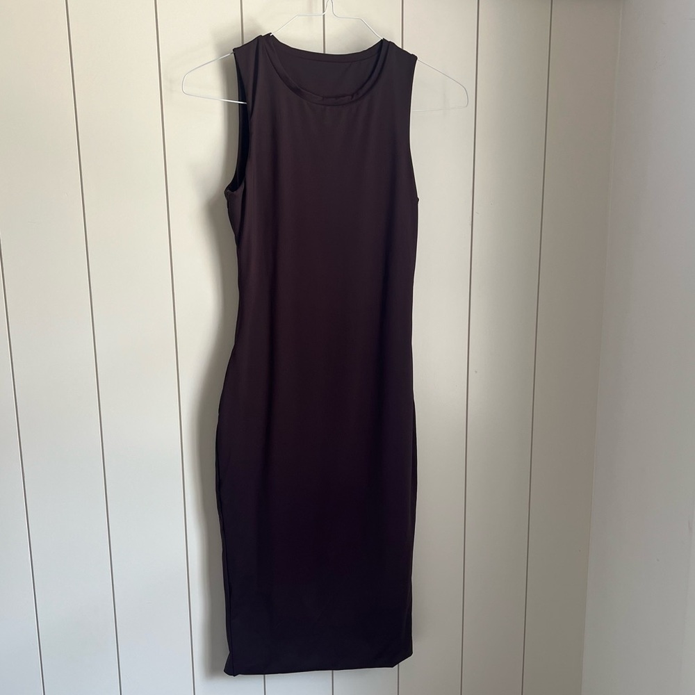 Vitality sleeveless midi dress - Picture 10 of 12